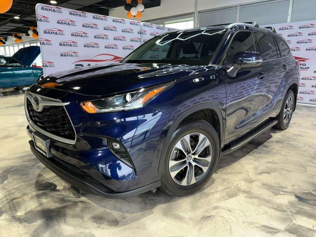used 2021 Toyota Highlander car, priced at $29,995