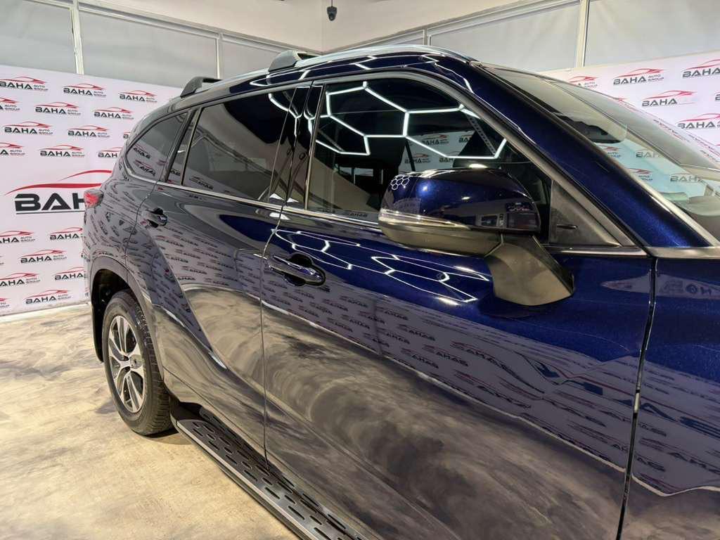 used 2021 Toyota Highlander car, priced at $29,995