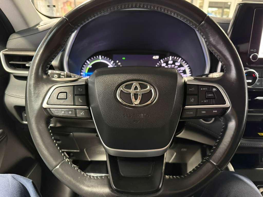 used 2023 Toyota Highlander Hybrid car, priced at $29,995