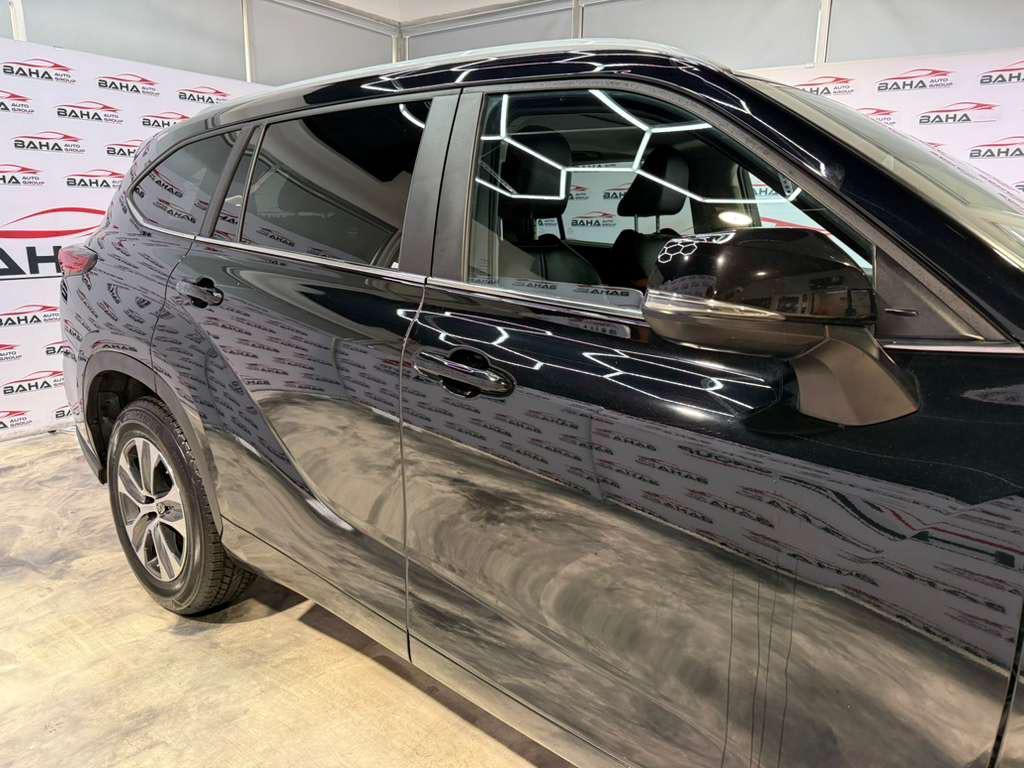 used 2023 Toyota Highlander Hybrid car, priced at $29,995