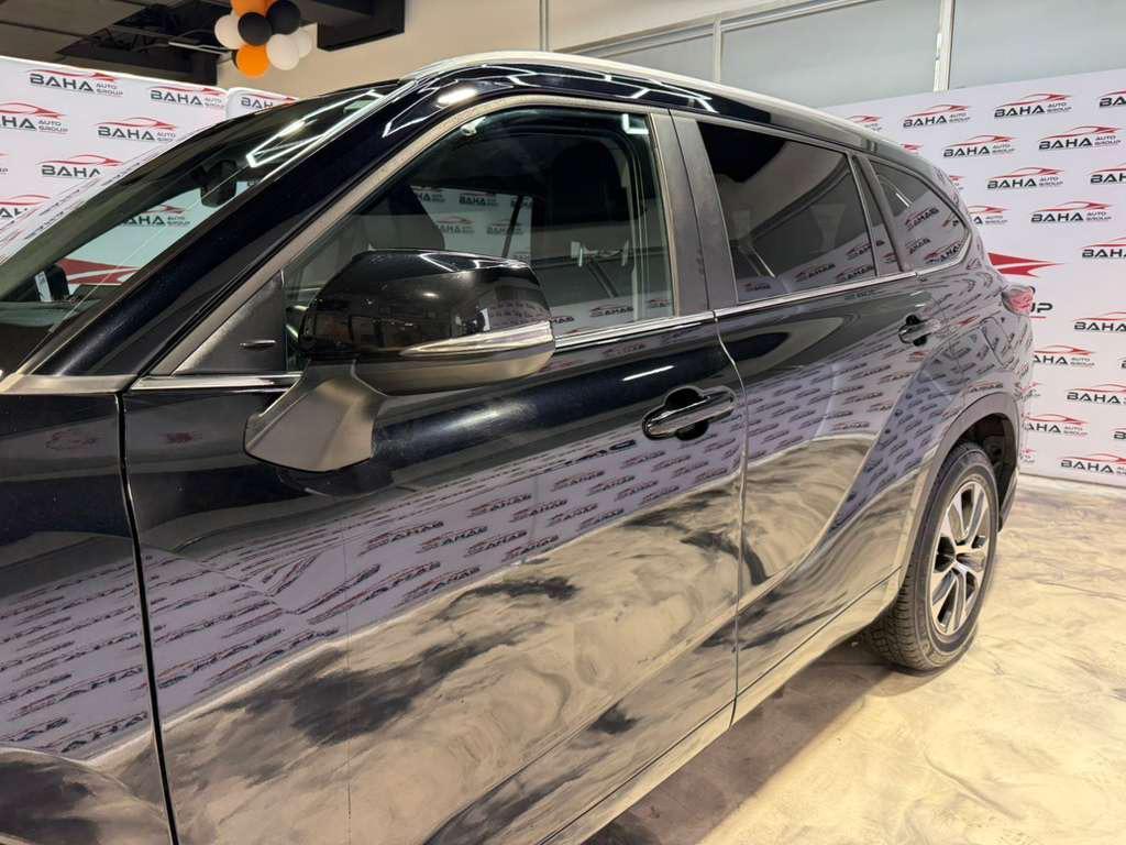 used 2023 Toyota Highlander Hybrid car, priced at $29,995