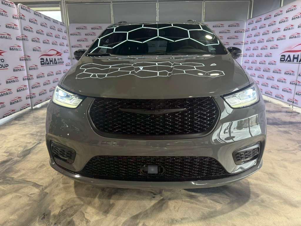 used 2025 Chrysler Pacifica car, priced at $37,995