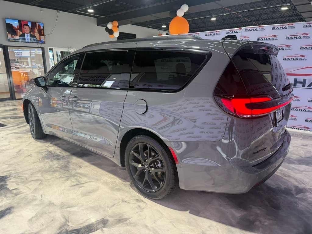 used 2025 Chrysler Pacifica car, priced at $37,995
