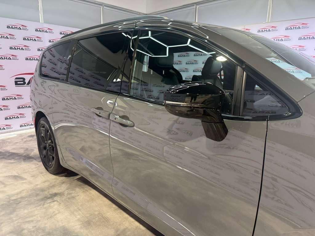 used 2025 Chrysler Pacifica car, priced at $37,995