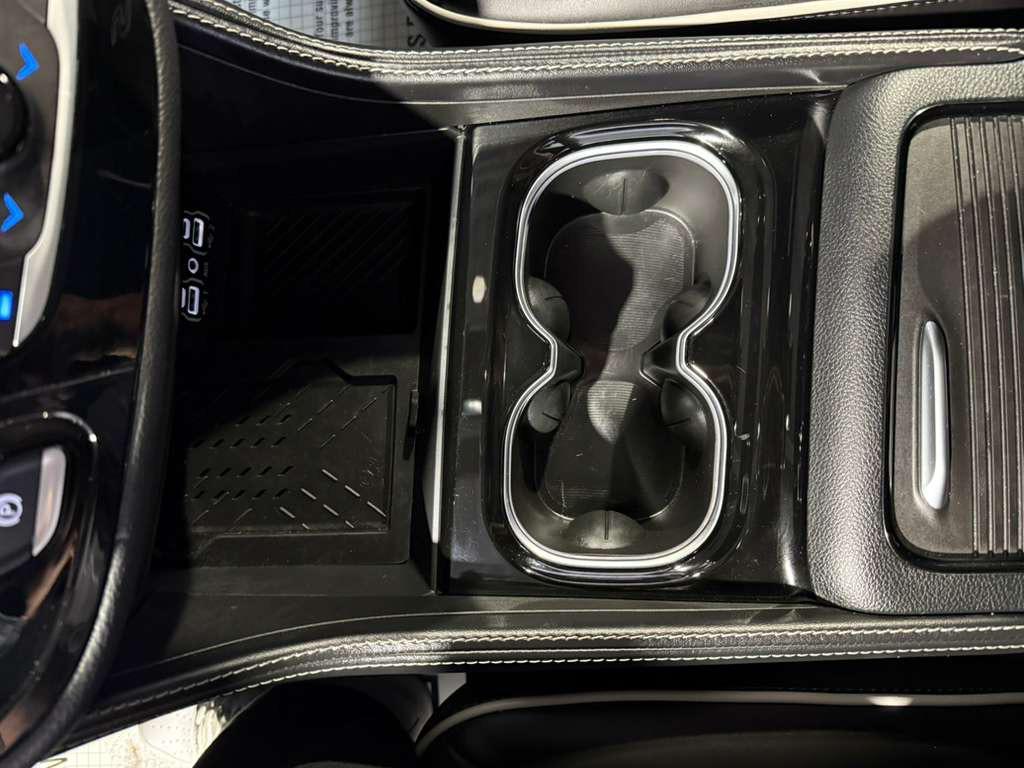 used 2025 Chrysler Pacifica car, priced at $37,995