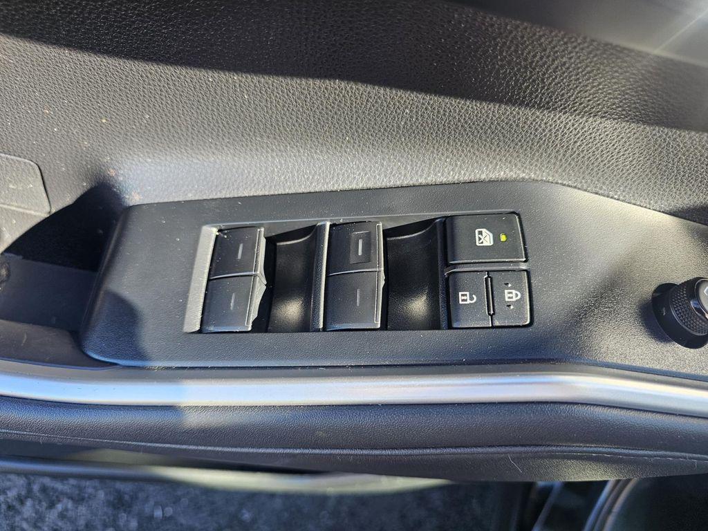 used 2022 Toyota Highlander car, priced at $29,311