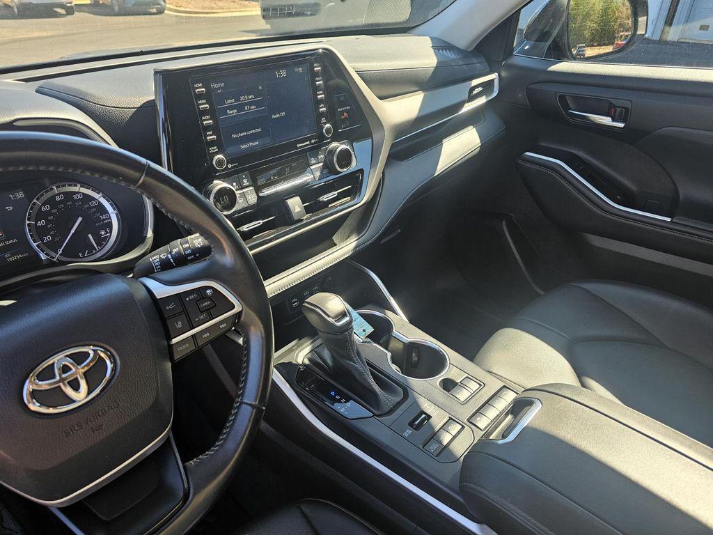 used 2022 Toyota Highlander car, priced at $29,311
