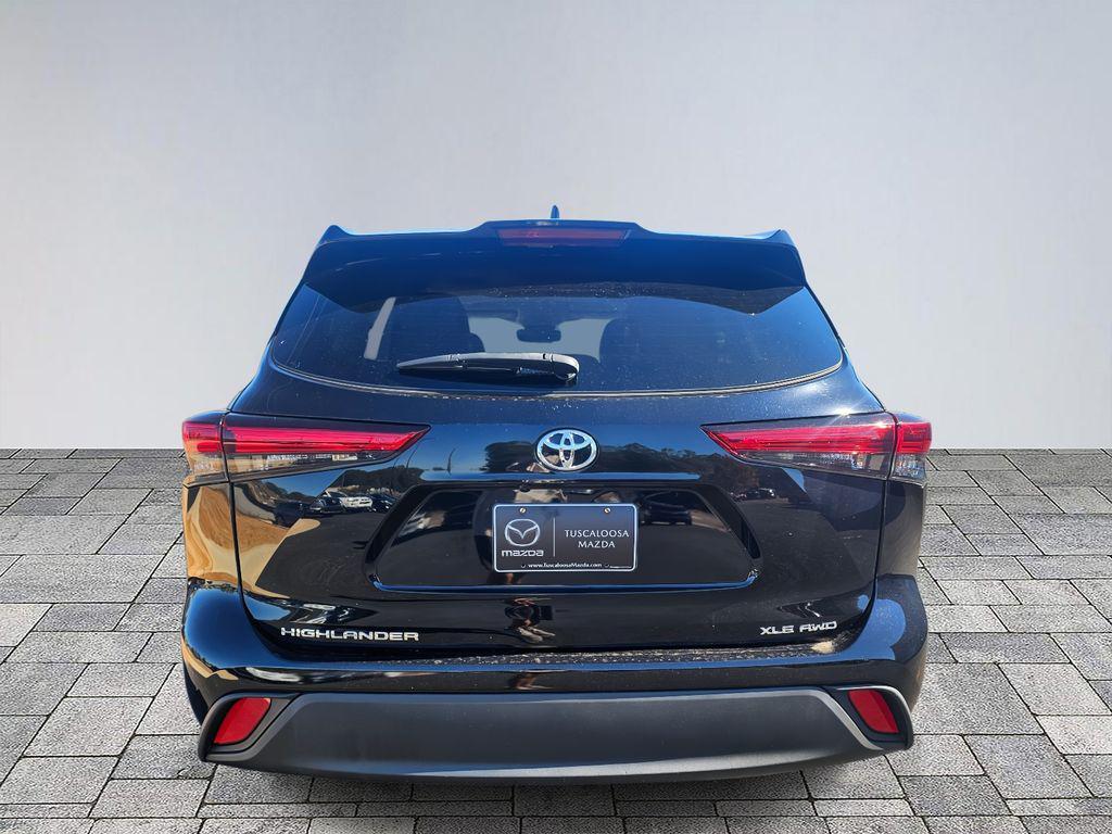 used 2022 Toyota Highlander car, priced at $29,311