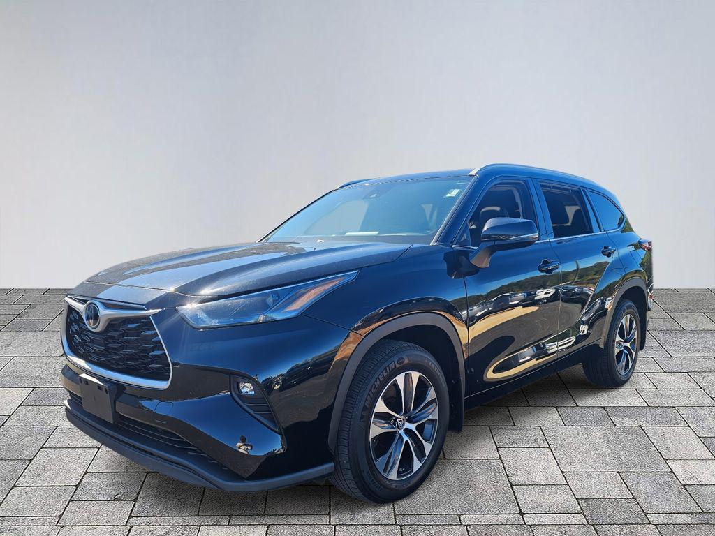 used 2022 Toyota Highlander car, priced at $29,311