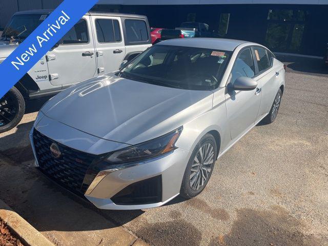 used 2023 Nissan Altima car, priced at $19,042