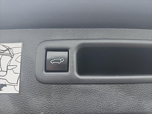 used 2022 Toyota Highlander car, priced at $37,102