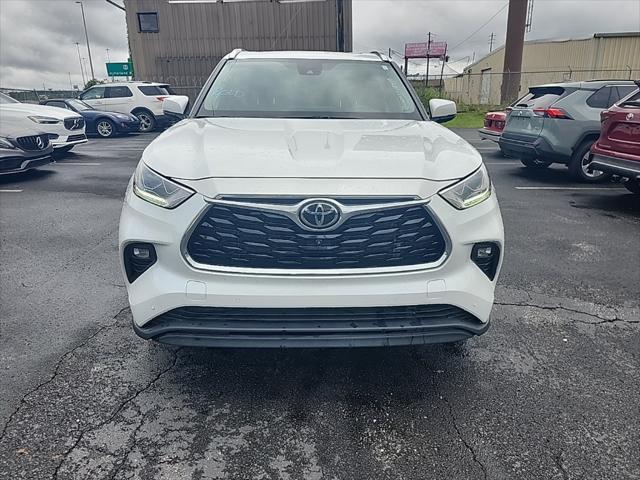 used 2022 Toyota Highlander car, priced at $37,102
