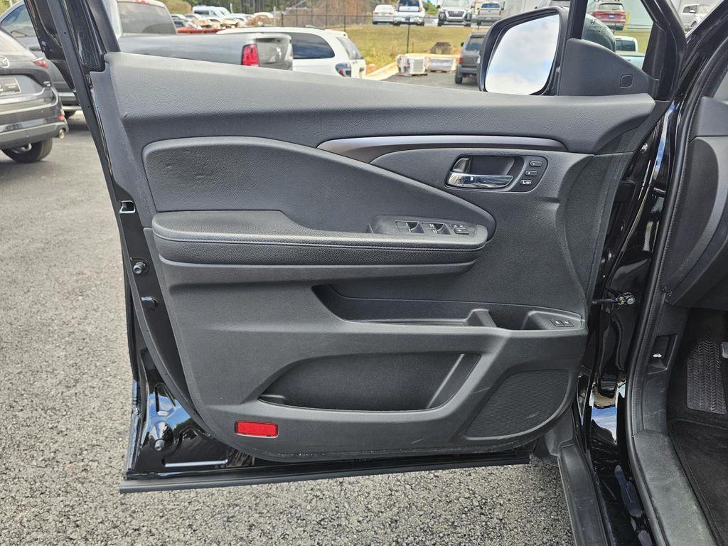 used 2022 Honda Pilot car, priced at $21,954