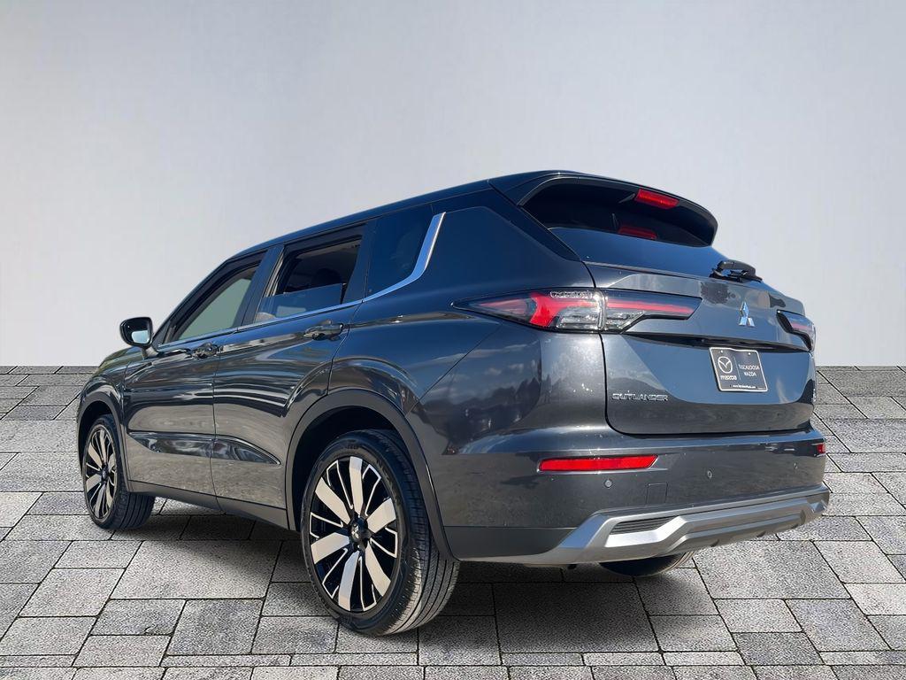 used 2025 Mitsubishi Outlander car, priced at $25,604