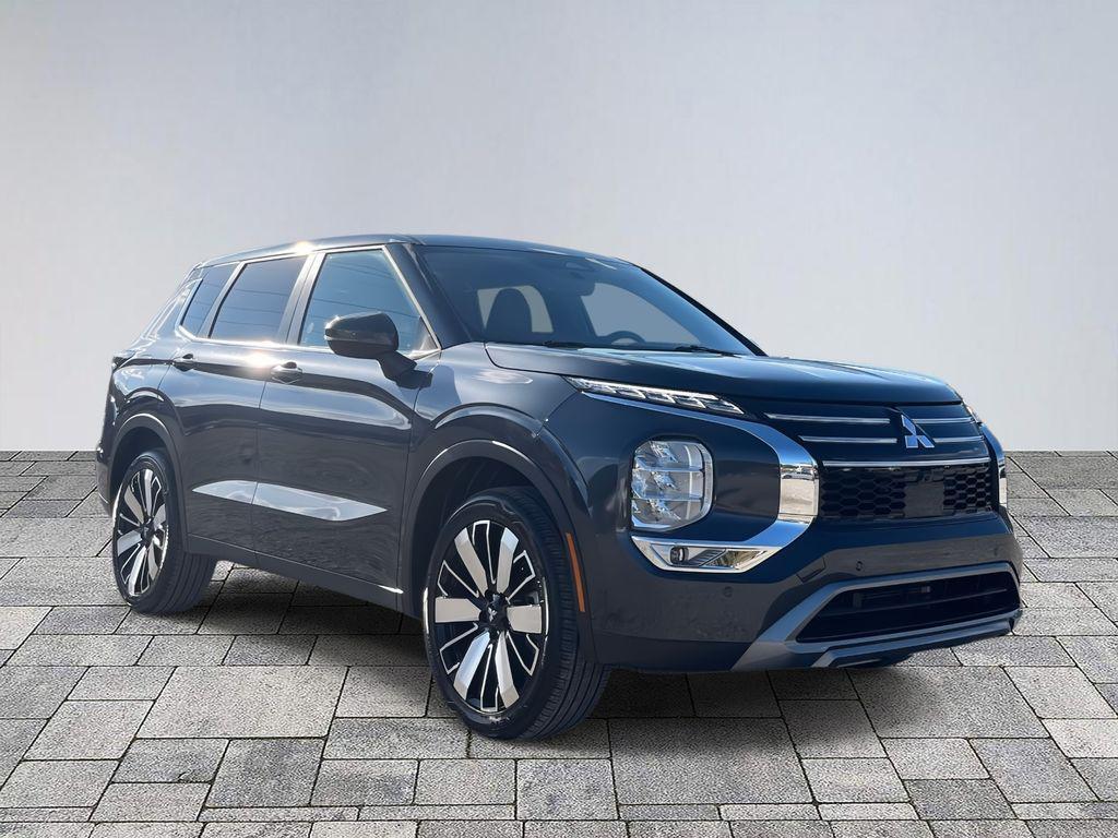 used 2025 Mitsubishi Outlander car, priced at $25,604