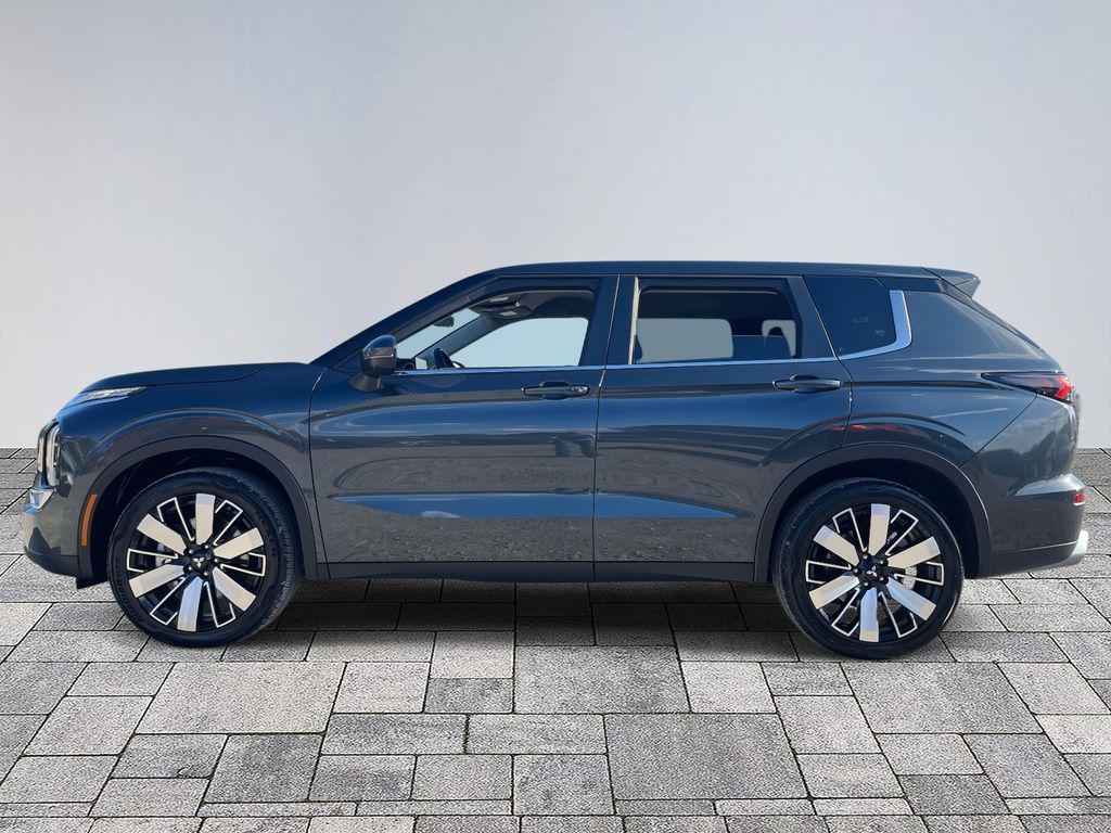 used 2025 Mitsubishi Outlander car, priced at $25,604