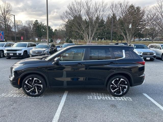 used 2024 Mitsubishi Outlander car, priced at $24,924