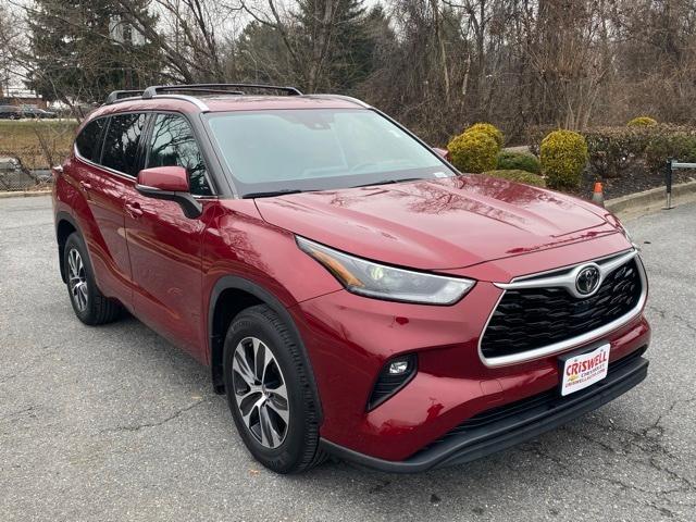 used 2021 Toyota Highlander car, priced at $32,000