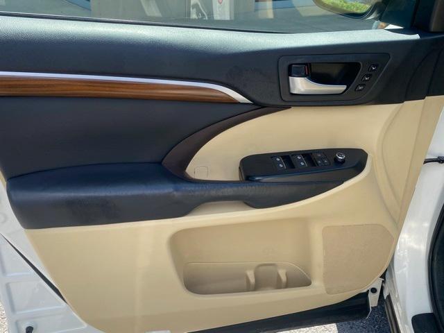 used 2017 Toyota Highlander car, priced at $25,212