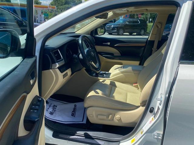 used 2017 Toyota Highlander car, priced at $25,212