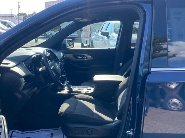 used 2023 Chevrolet Traverse car, priced at $29,995