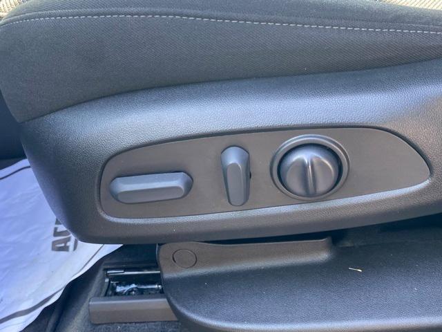 used 2023 Chevrolet Traverse car, priced at $29,995