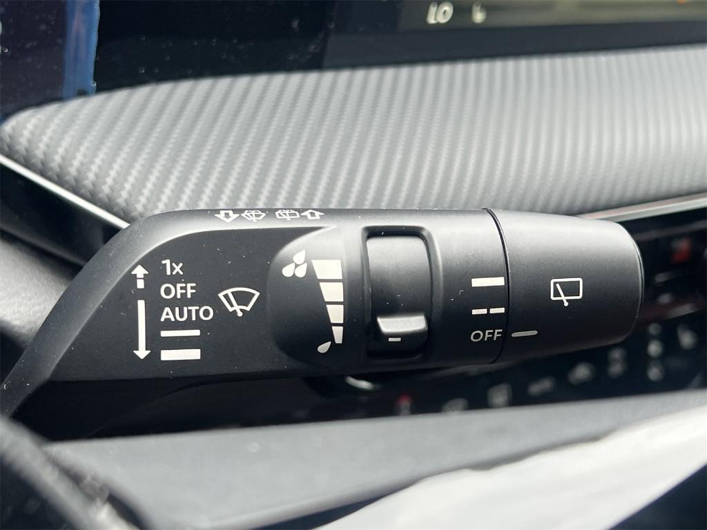 new 2025 Nissan Kicks car, priced at $27,749