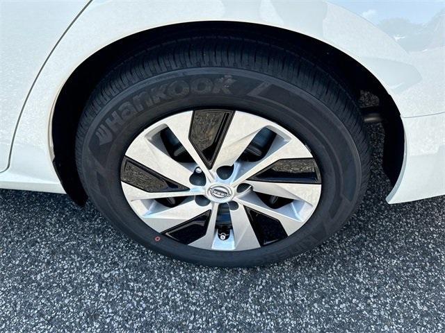 new 2025 Nissan Altima car, priced at $24,115
