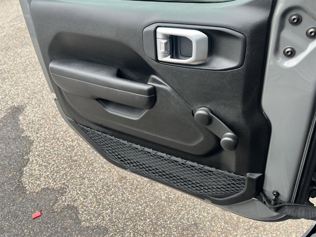 used 2022 Jeep Gladiator car, priced at $28,874