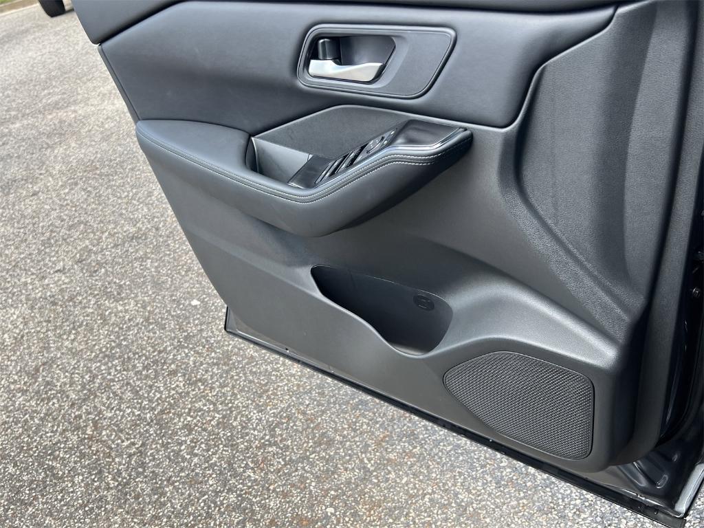 new 2025 Nissan Rogue car, priced at $27,863
