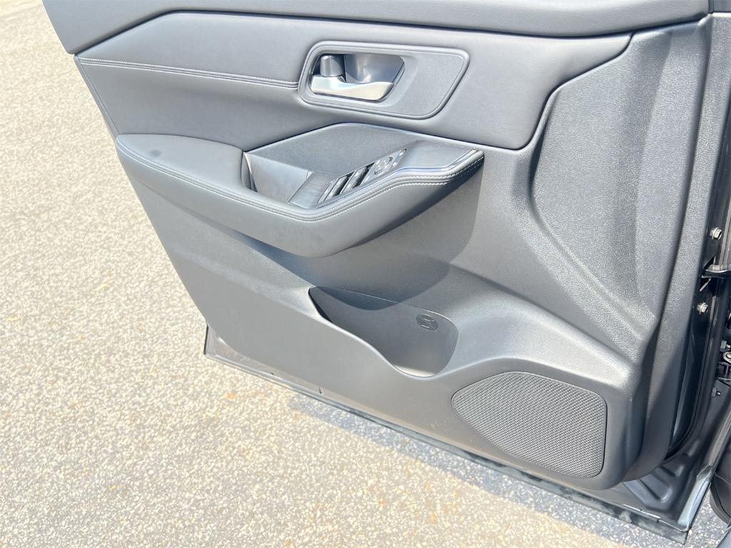 new 2025 Nissan Rogue car, priced at $27,885