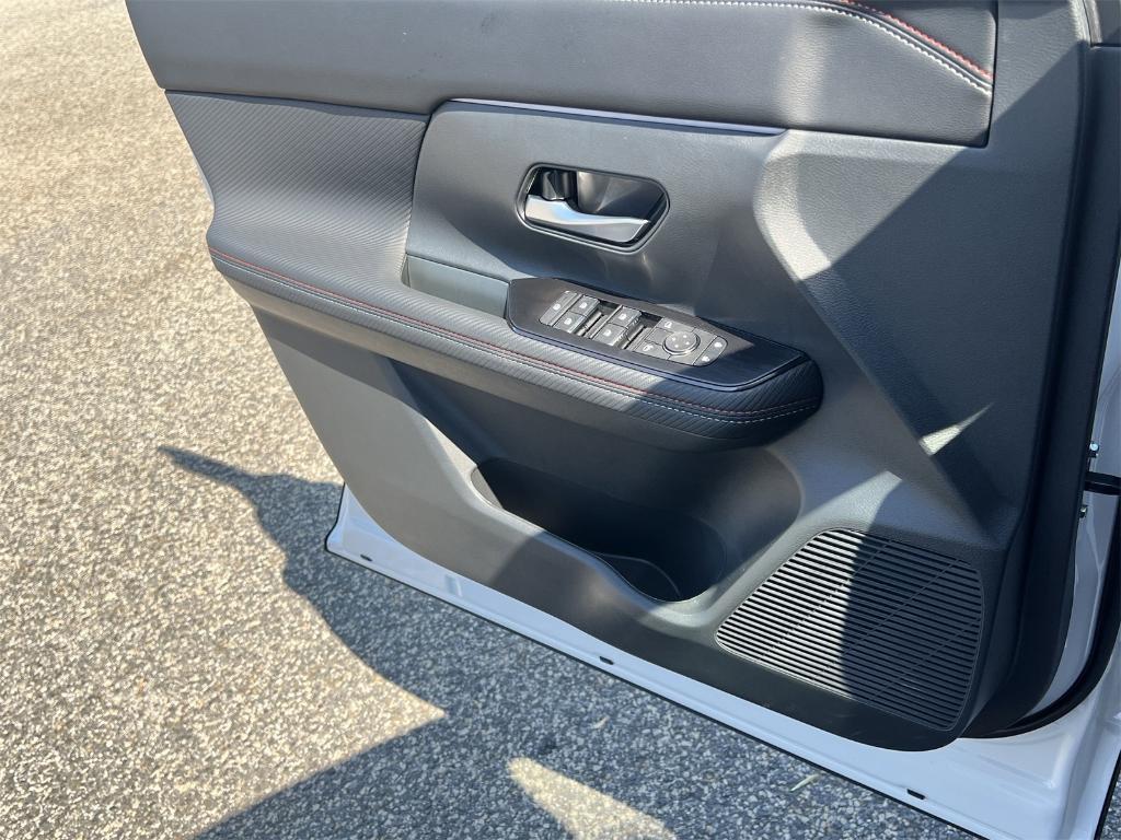 new 2025 Nissan Kicks car, priced at $26,030