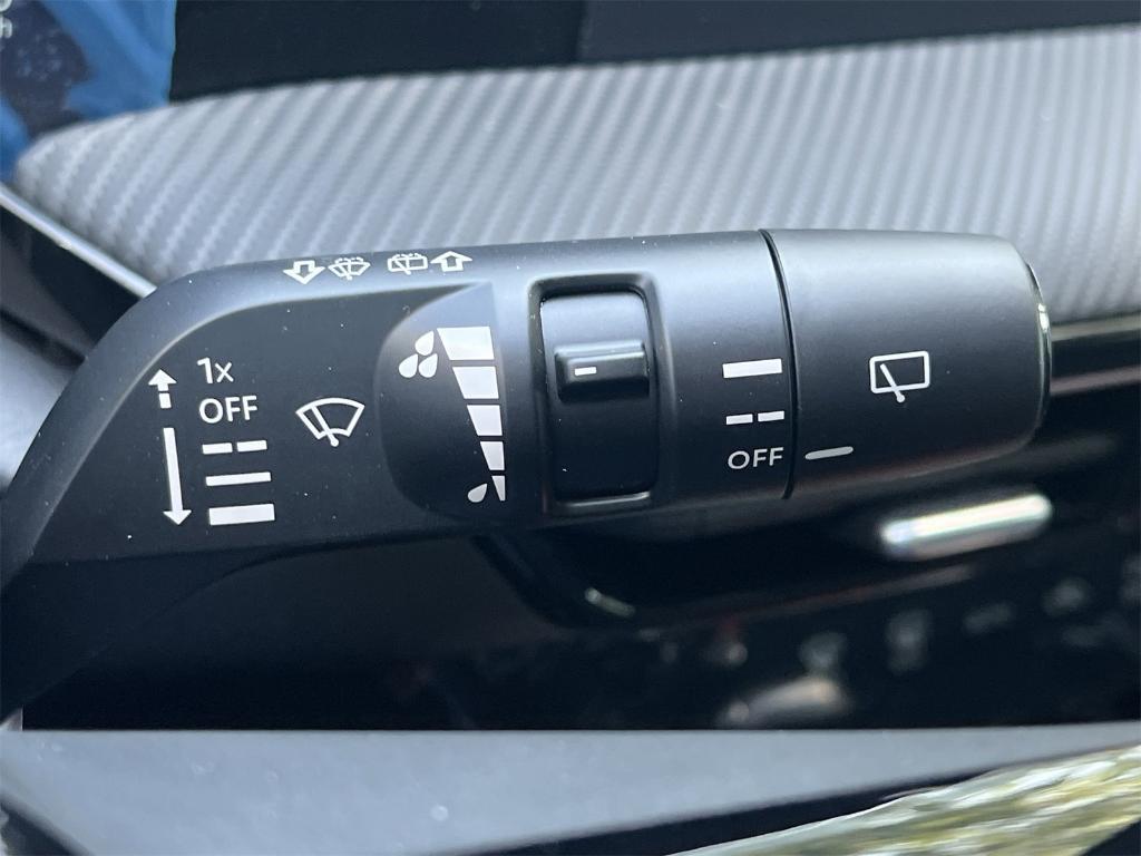 new 2025 Nissan Kicks car, priced at $26,030