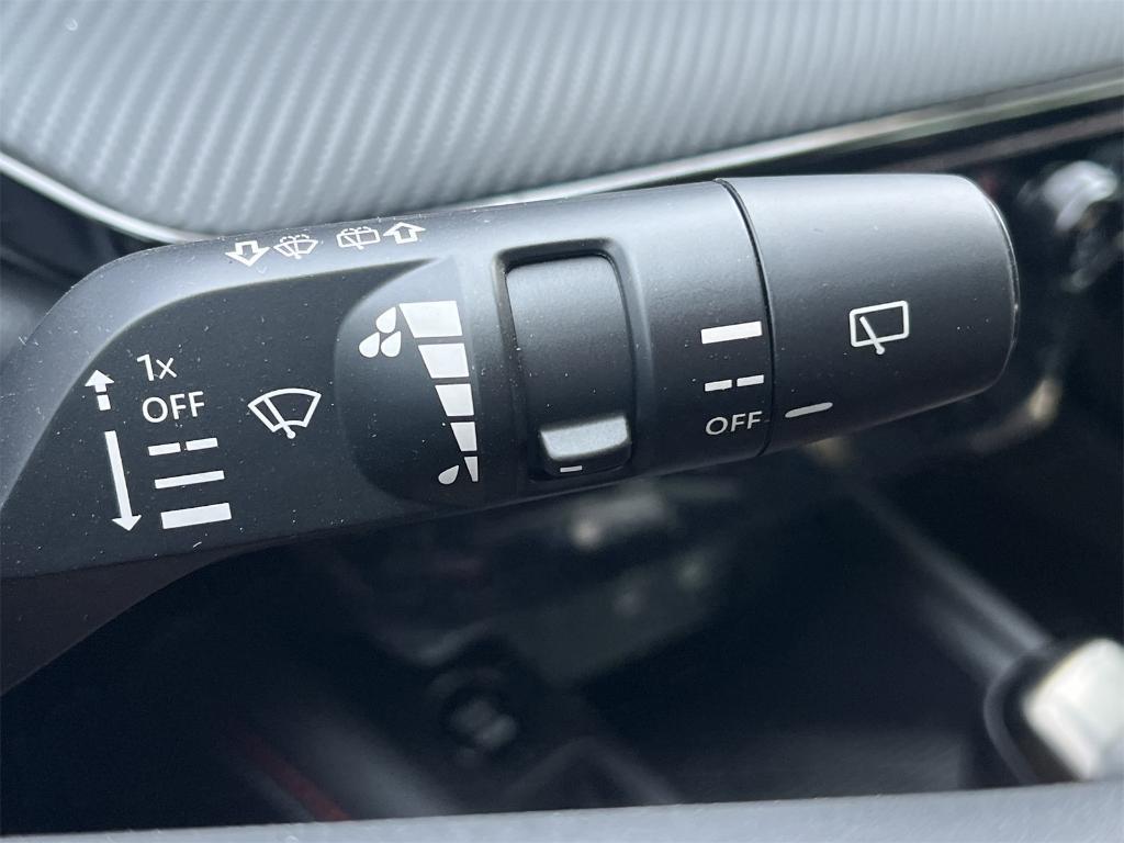 new 2025 Nissan Kicks car, priced at $25,127