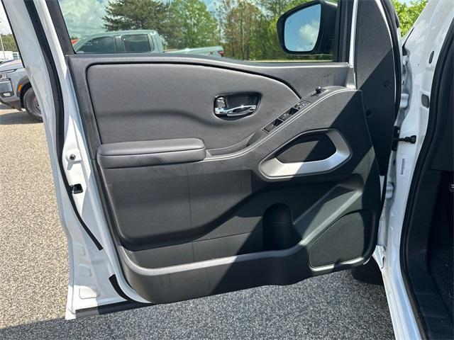 new 2025 Nissan Frontier car, priced at $36,988