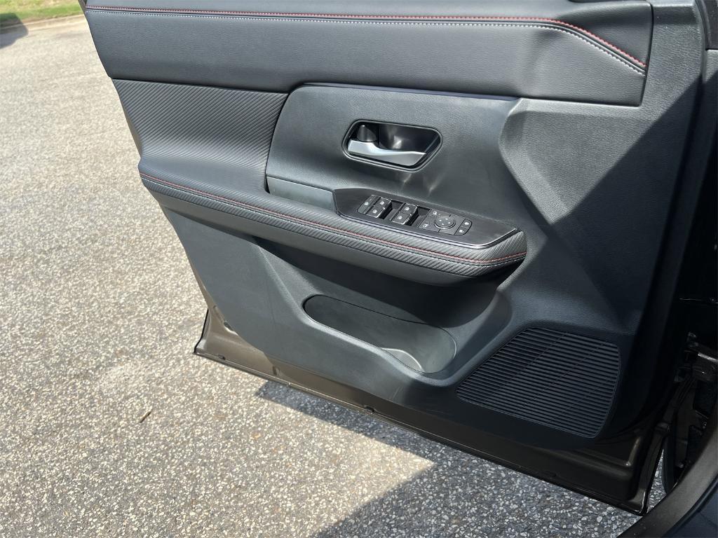 new 2025 Nissan Kicks car