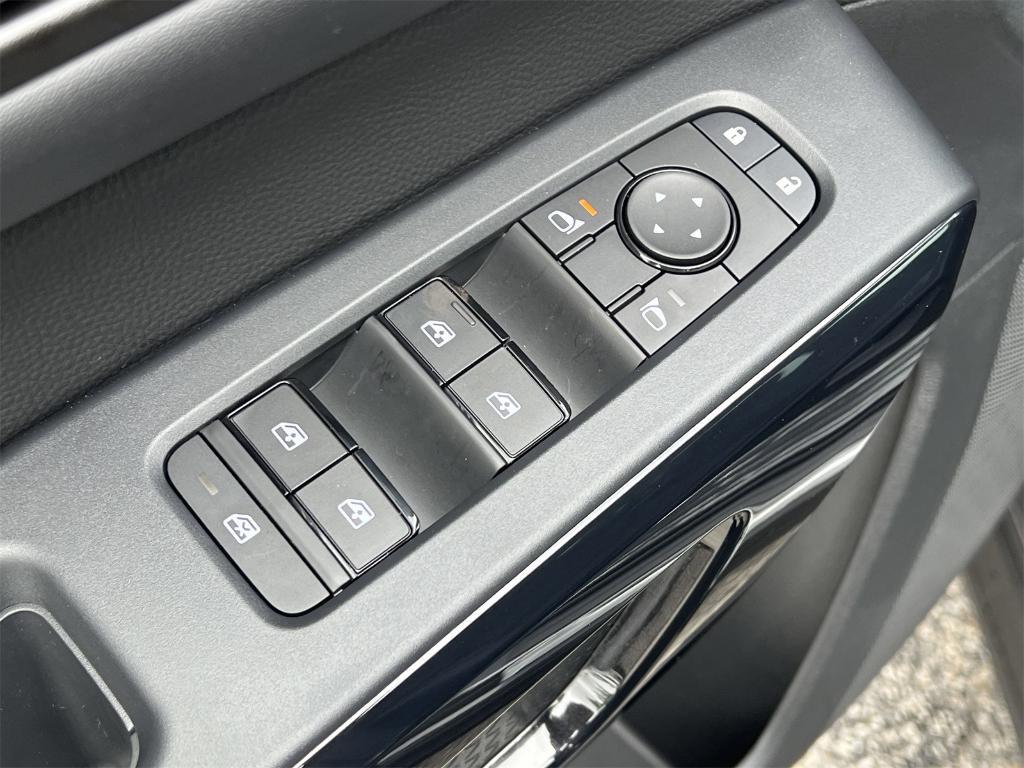 new 2025 Nissan Pathfinder car, priced at $38,879