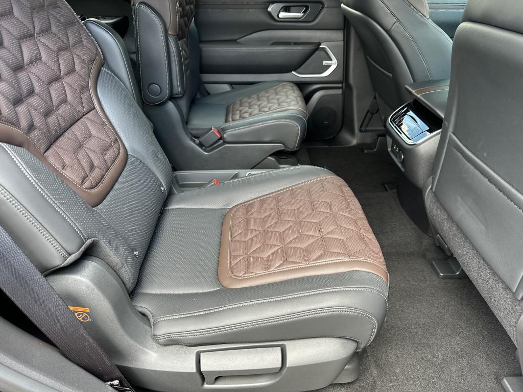 new 2025 Nissan Armada car