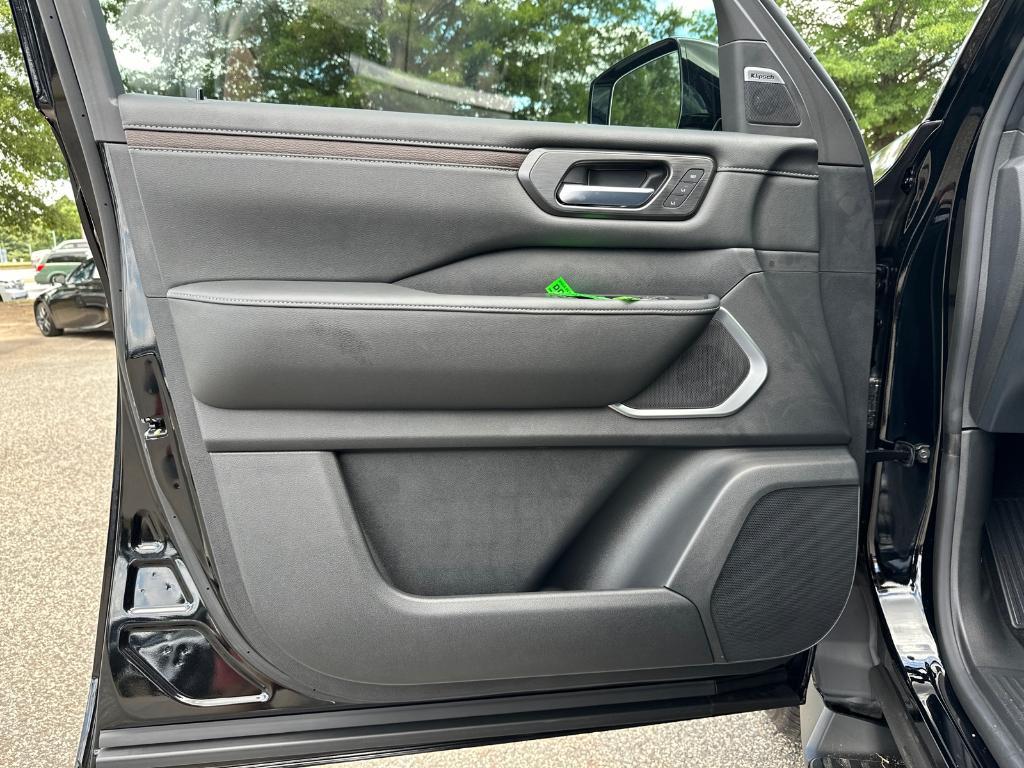 new 2025 Nissan Armada car