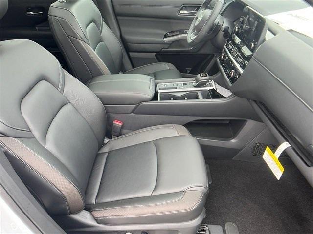 new 2025 Nissan Pathfinder car, priced at $41,042