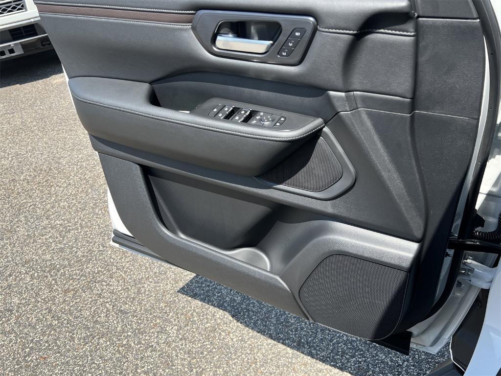 new 2025 Nissan Armada car
