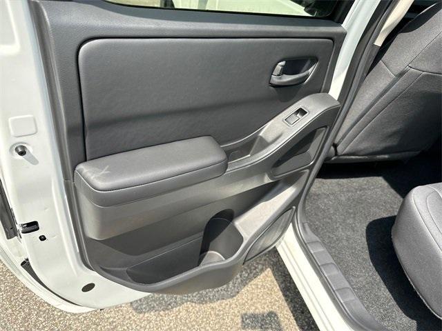 new 2025 Nissan Frontier car