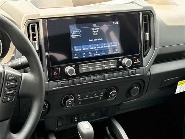 new 2025 Nissan Frontier car
