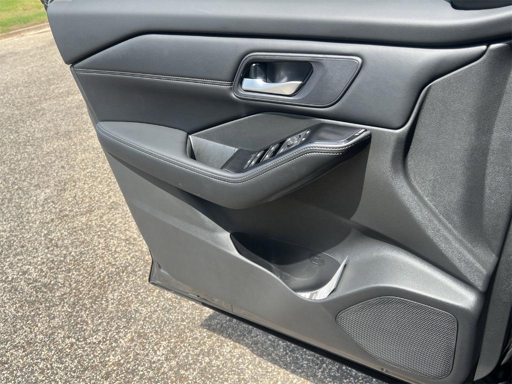 new 2025 Nissan Rogue car, priced at $29,655