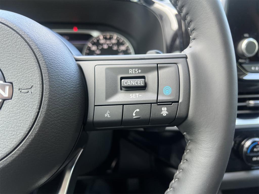 new 2025 Nissan Pathfinder car, priced at $39,104