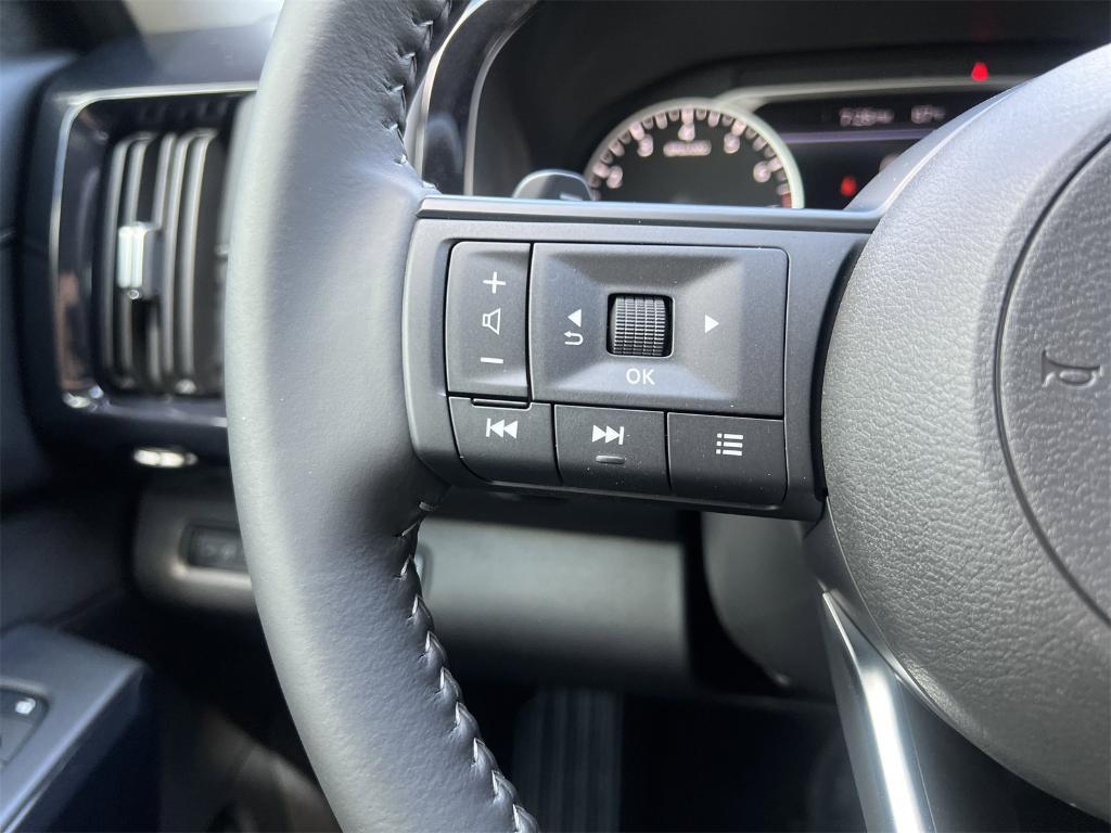 new 2025 Nissan Pathfinder car, priced at $39,104