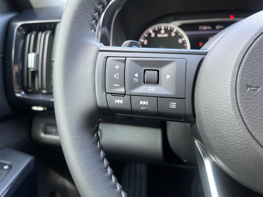 new 2025 Nissan Pathfinder car, priced at $39,104