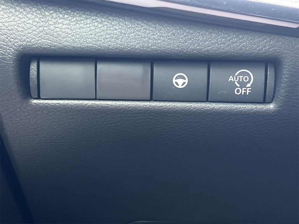 new 2025 Nissan Kicks car, priced at $25,657