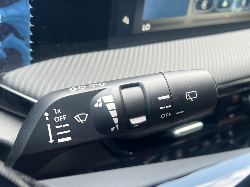 new 2025 Nissan Kicks car, priced at $25,657