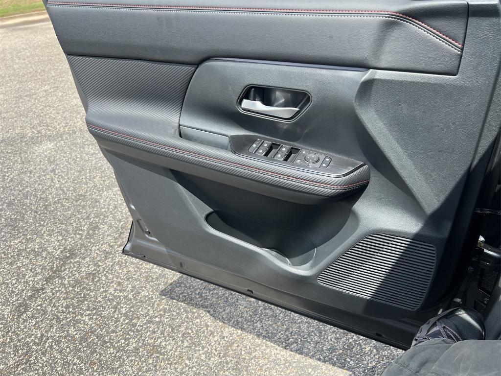 new 2025 Nissan Kicks car, priced at $26,436